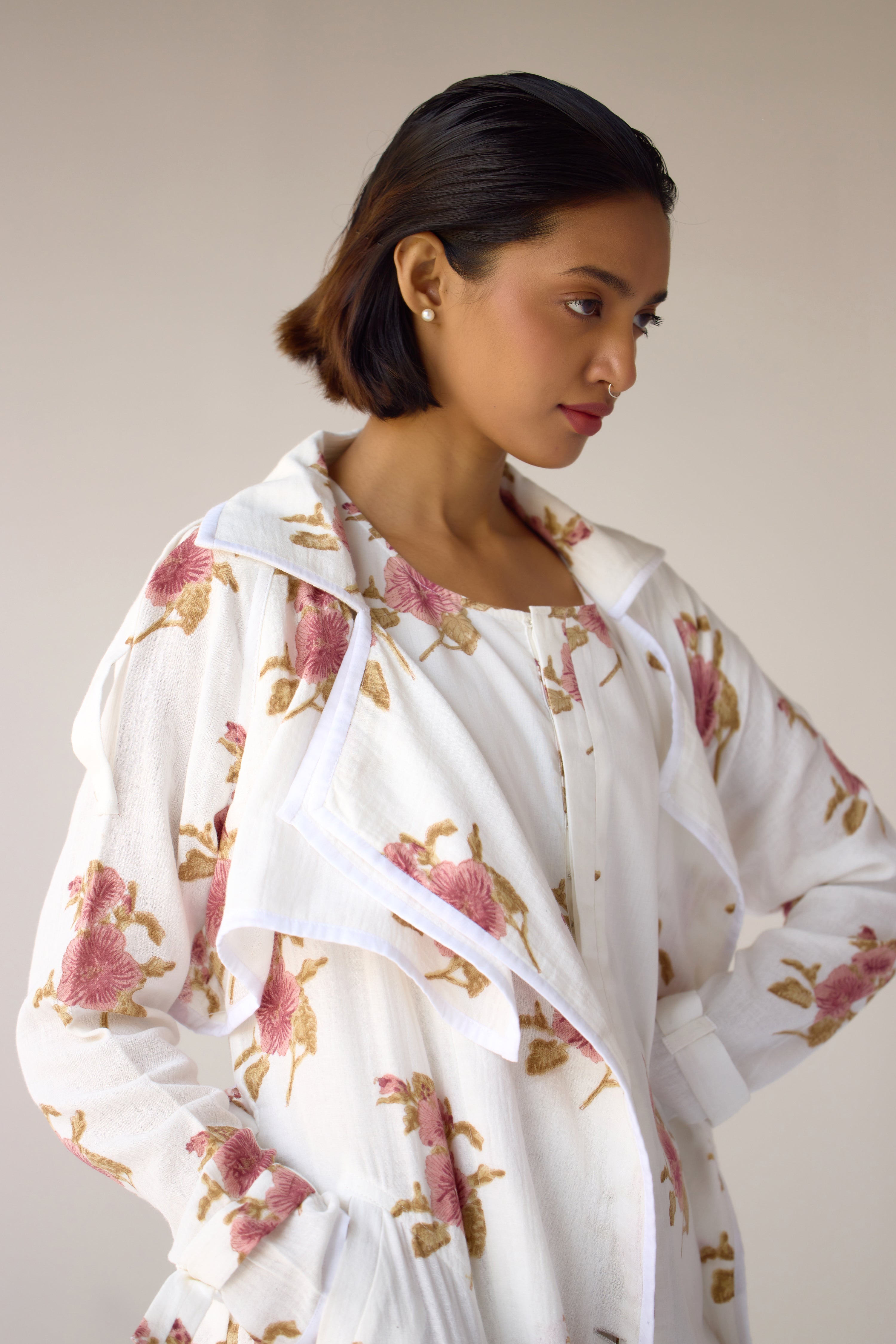 CNC201 - White jumpsuit and jacket set
