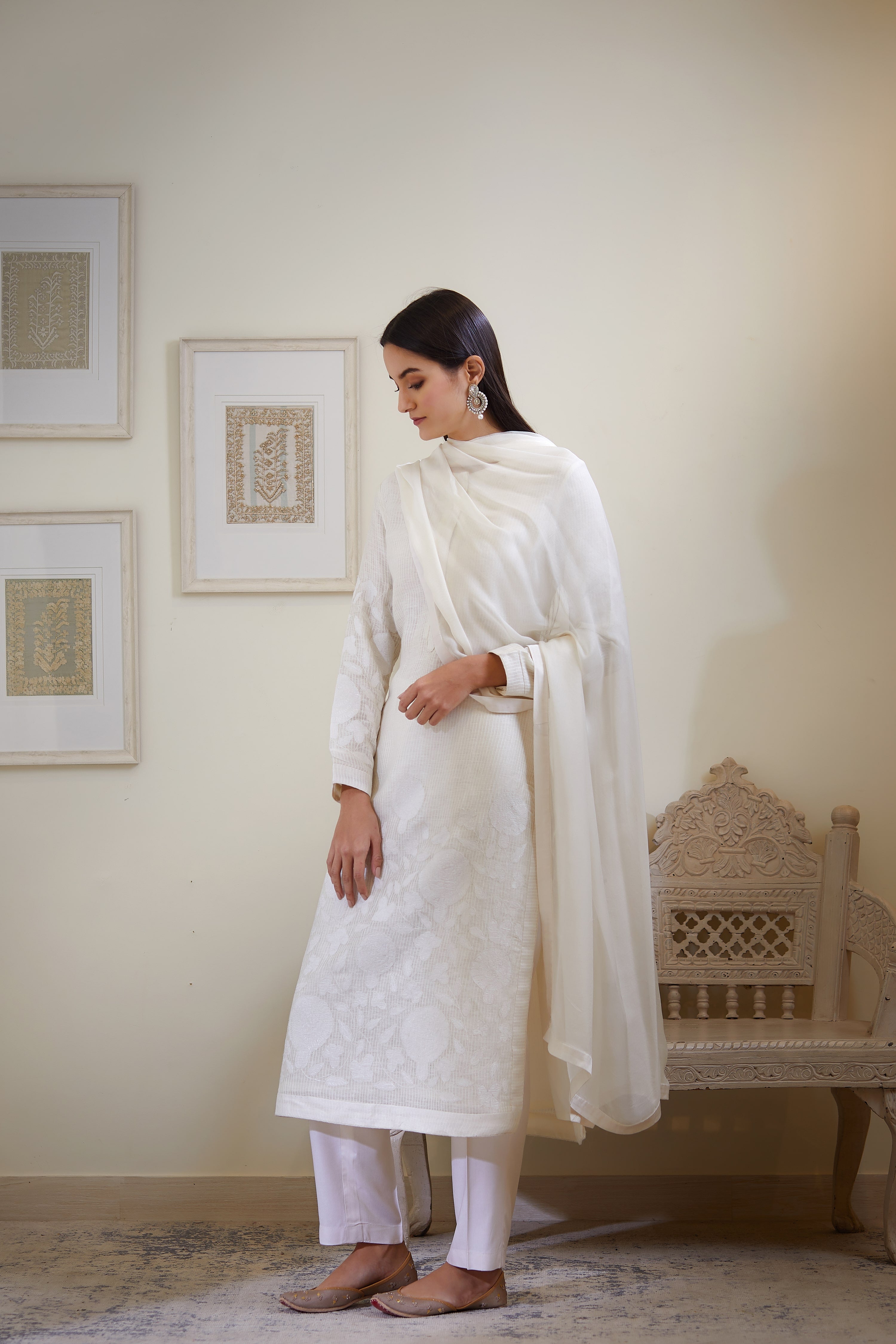 Ivory Appliqué Kurta Set.