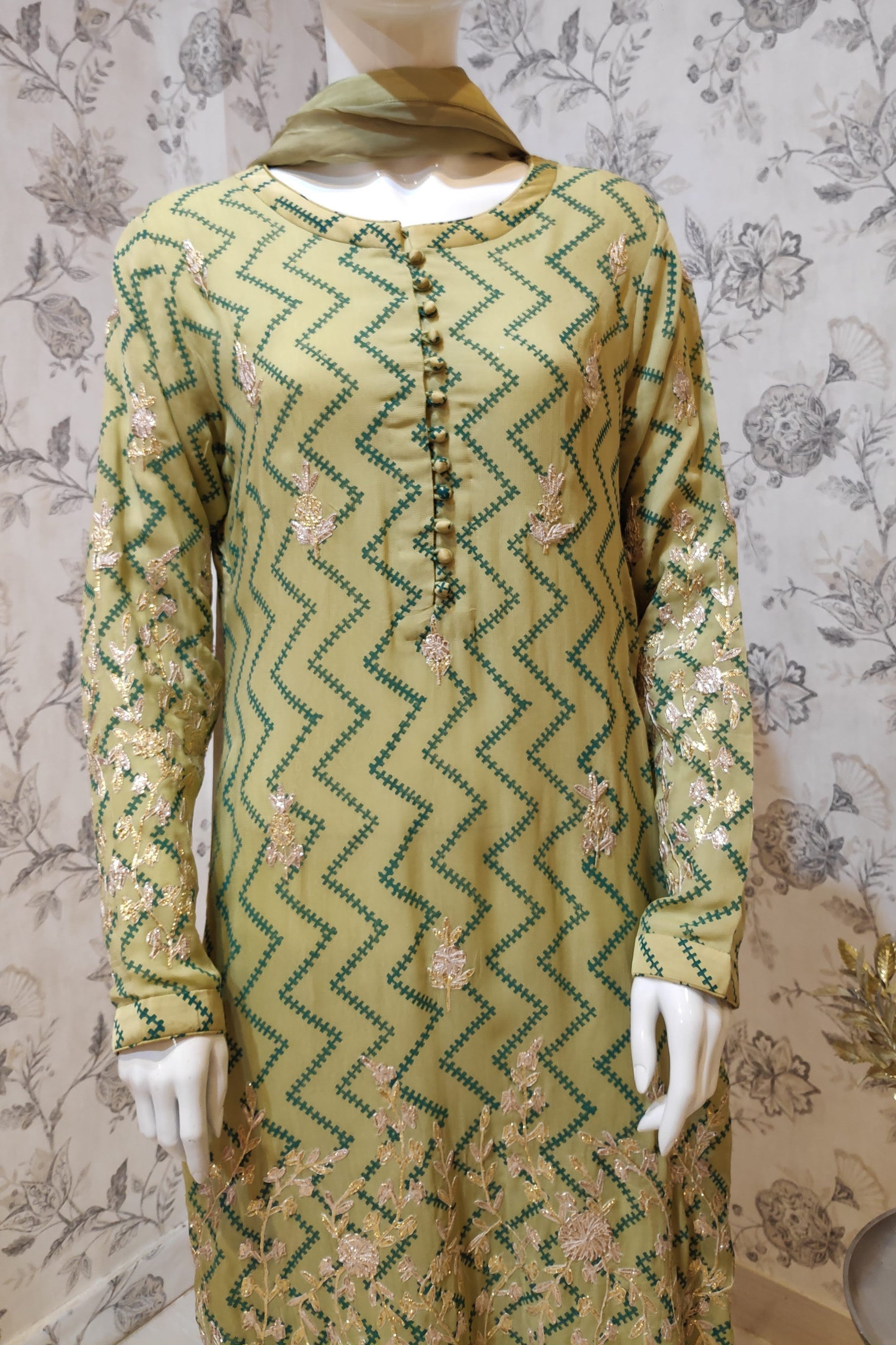 Green Gota Embroidered Kurta Set- front view